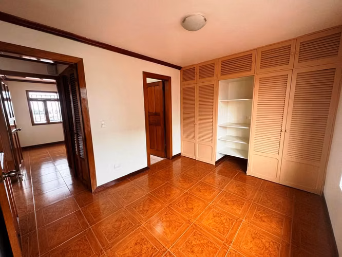 CASA EN LA URUCA. HOSPITAL DEL TRAUMA. CENARE. HOSPITAL MÉXICO.
