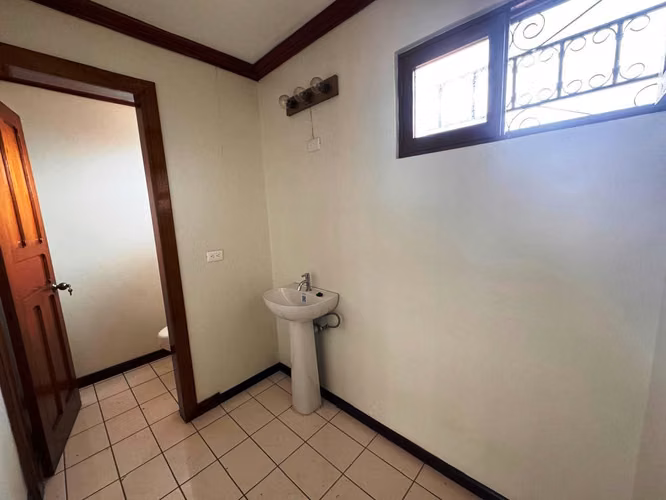 CASA EN LA URUCA. HOSPITAL DEL TRAUMA. CENARE. HOSPITAL MÉXICO.