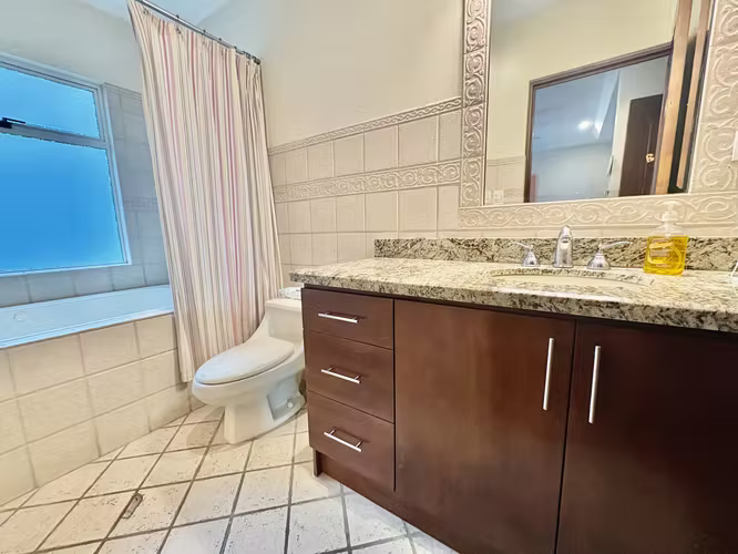 GUACHIPELIN ESCAZU! HERMOSA CASA  4 HAB + SERVICIO Y PISCINA PRIVADA