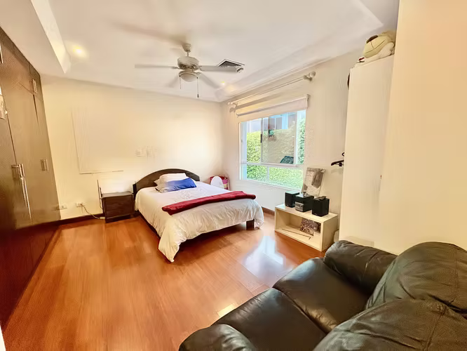 GUACHIPELIN ESCAZU! HERMOSA CASA  4 HAB + SERVICIO Y PISCINA PRIVADA