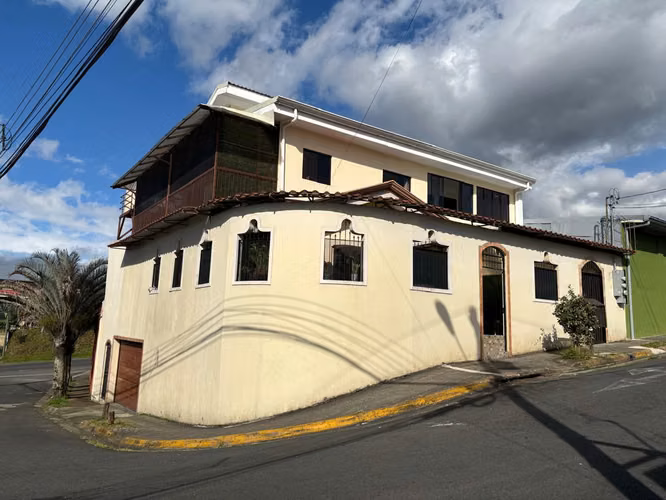 NL- Venta de Casa y dos Aptos en zona Residencial ID 39279