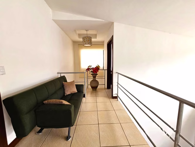 NL- Hermosa casa en venta con habitación en planta baja en Curridabat ID 38656