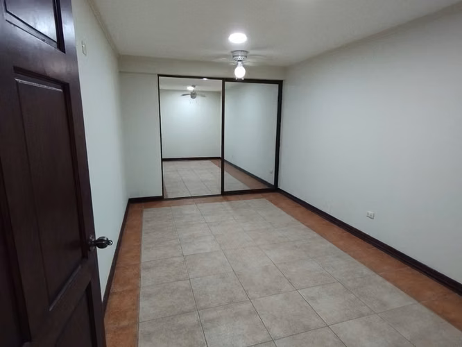 JV-Alquiler de local sobre calle principal, Curridabat ID # 40190