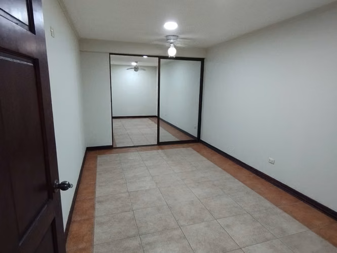 JV-Alquiler de local sobre calle principal, Curridabat ID # 40190