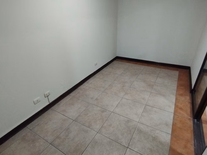 JV-Alquiler de local sobre calle principal, Curridabat ID # 40190