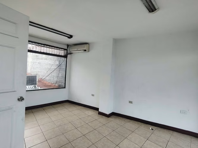 JV-Oficinas en alquiler Barrio Luján 25m2 ID # 40005
