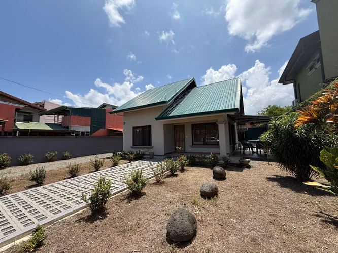 Venta de casa en Garabito, Jacó (MV)