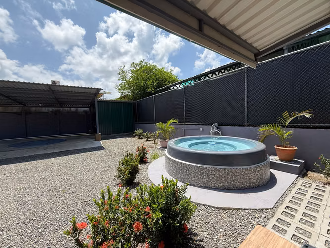 Venta de casa en Garabito, Jacó (MV)