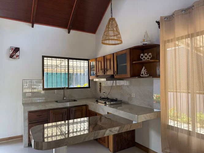 Venta de casa en Garabito, Jacó (MV)