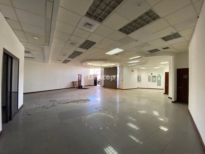 Alquiler de amplio Local en Terramall. Tres Ríos, La Unión.