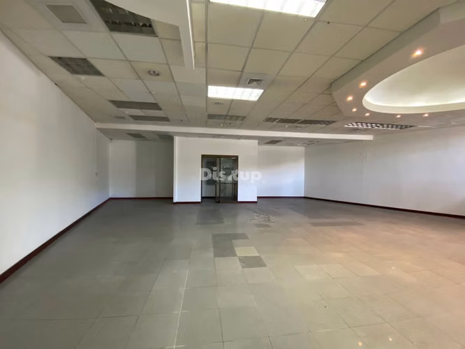 Alquiler de amplio Local en Terramall. Tres Ríos, La Unión.