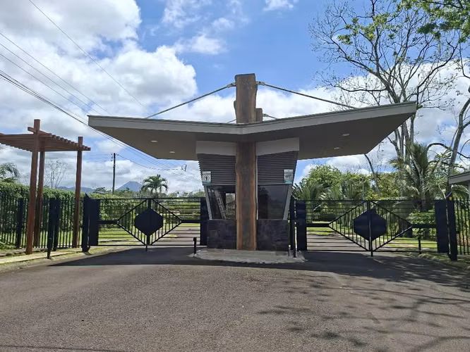 LOTE EN VENTA. CONDOMINIO CERCANIAS DE LA FORTUNA. - Imagen 18