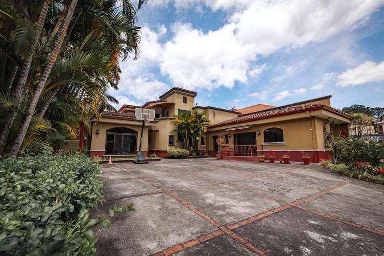 Casa de 4 hab + mini apartamento | Terreno de 846 m² | Altamonte, Curridabat