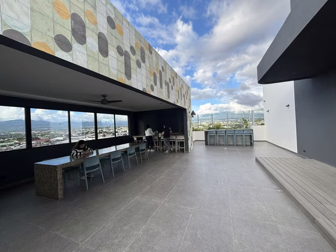 Apartamento Penthouse en Núcleo Sabana Sur amoblado
