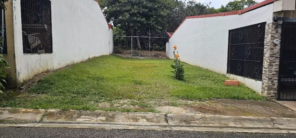 LOTE en Condominio, Mercedes Sur, muy cerca de San Joaquín de HEREDIA - Imagen 2