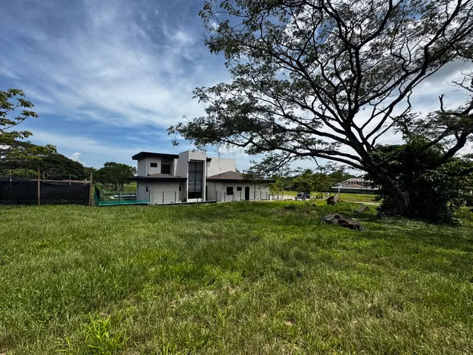 ¡OPORTUNIDAD! SE VENDE LOTE  EN CONDOMINIO HACIENDA ESPINAL, ALAJUELA