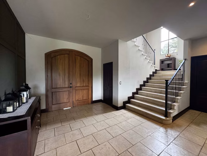 SE VENDE CASA EN CONDOMINIO HACIENDA REAL,SANTA ANA - Imagen 7