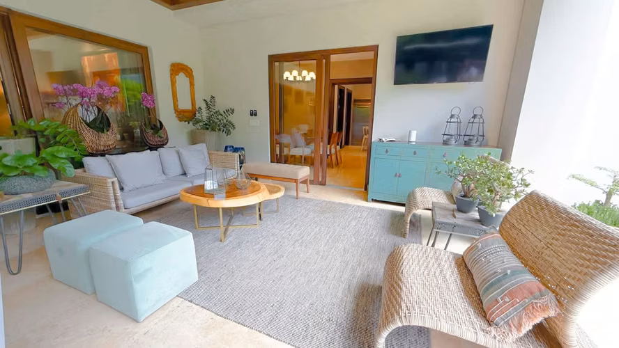La Alegría: 4 habitaciones, 1 oficina y 4.5 baños en Lindora