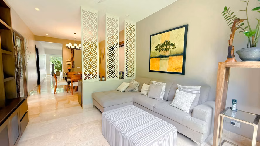 La Alegría: 4 habitaciones, 1 oficina y 4.5 baños en Lindora