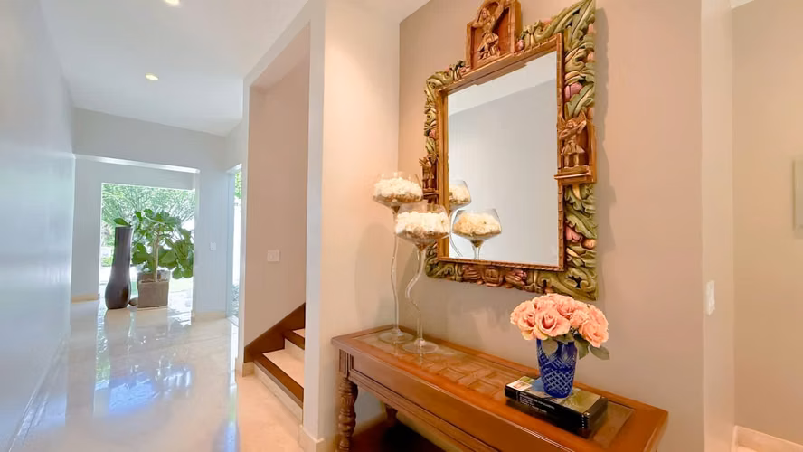 La Alegría: 4 habitaciones, 1 oficina y 4.5 baños en Lindora