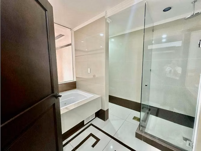Sabana Sur - Amplio apartamento de 3 habitaciones + Servicio + Terraza - Imagen 10