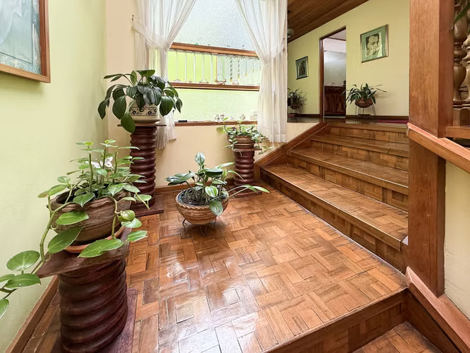Se vende Casa de 2 niveles en Condominio El Prado, Curridabat