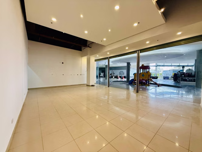Se venden  locales comerciales en Zona Centro Desamparados
