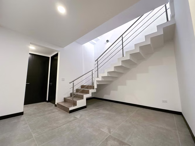 Alquiler de moderna casa con espectaculares vistas en Escazú - Imagen 17