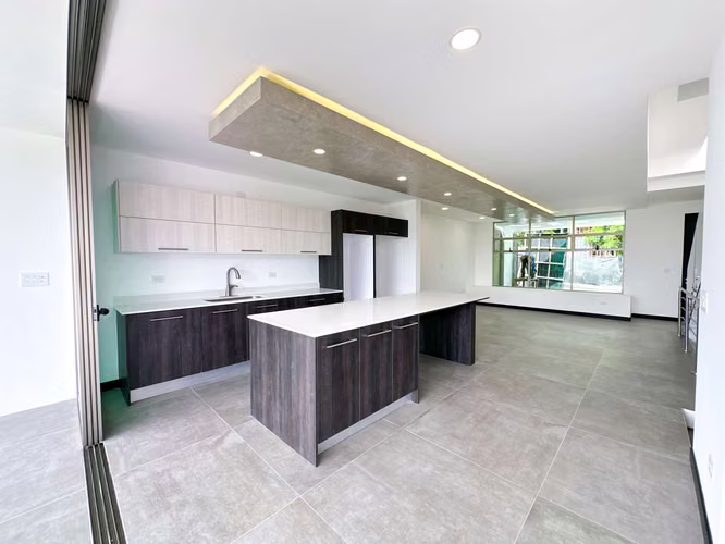 Alquiler de moderna casa con espectaculares vistas en Escazú - Imagen 5