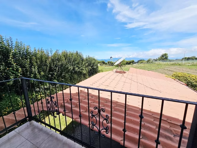 Vendo casa independiente en La Angelina Cartago