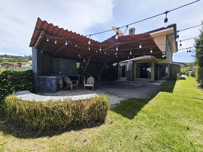 Vendo casa independiente en La Angelina Cartago
