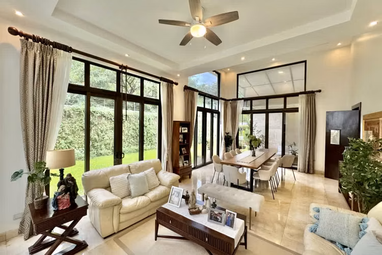 Venta de casa en Santa Ana, Hacienda del Sol