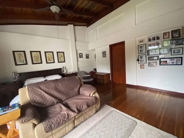 Casa independiente de una planta en San Rafael, Coronado