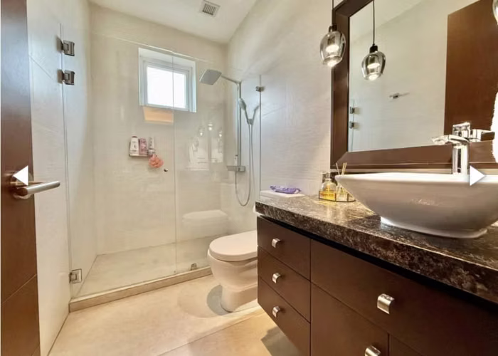 PENTHOUSE LUJOSO AMOBLADO 208M2 EN TORRE ESCAZU POR DISTRITO 4