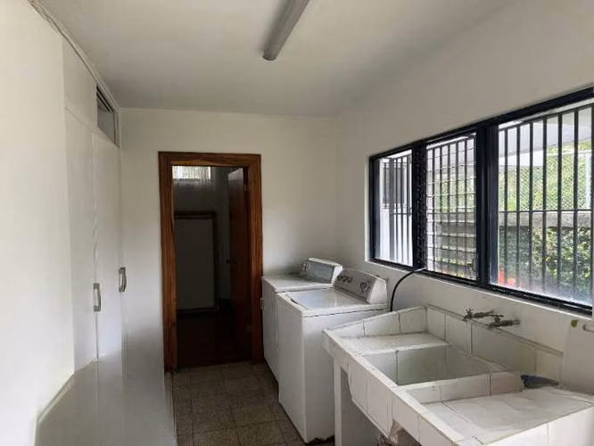 SE VENDE CASA EXCLUSIVA EN RESIDENCIAL HEREDIA CON ACCESO PRIVADO A CAMPO DE GOLF