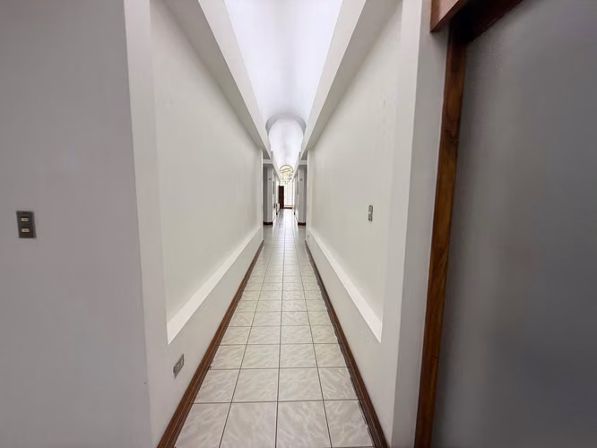 SE VENDE CASA EXCLUSIVA EN RESIDENCIAL HEREDIA CON ACCESO PRIVADO A CAMPO DE GOLF