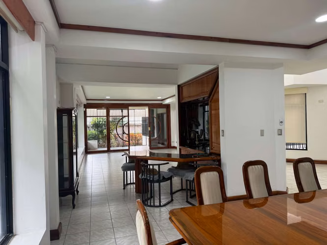 SE VENDE CASA EXCLUSIVA EN RESIDENCIAL HEREDIA CON ACCESO PRIVADO A CAMPO DE GOLF