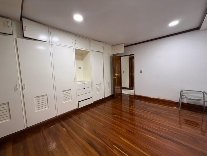 SE VENDE CASA EXCLUSIVA EN RESIDENCIAL HEREDIA CON ACCESO PRIVADO A CAMPO DE GOLF