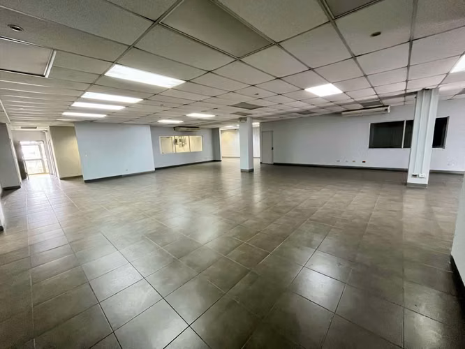 SE ALQUILA LOCAL COMERCIAL - CINCO ESQUINAS - TIBAS