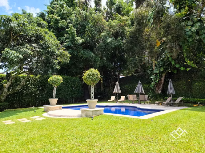 ALQUILER¡¡¡ESCAZU  CASA DE LUJO UBICACION ESTRATEGICA UNA JOYA ARQUITECTONICA