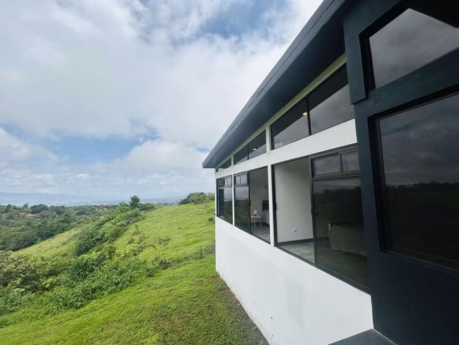 Espléndida Casa Moderna ubicada en Vásquez de Coronado, Cascajal, San José.