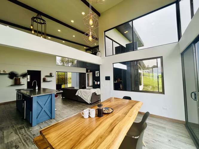 Espléndida Casa Moderna ubicada en Vásquez de Coronado, Cascajal, San José.