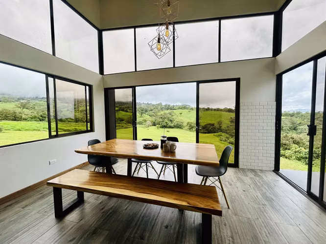 Espléndida Casa Moderna ubicada en Vásquez de Coronado, Cascajal, San José.