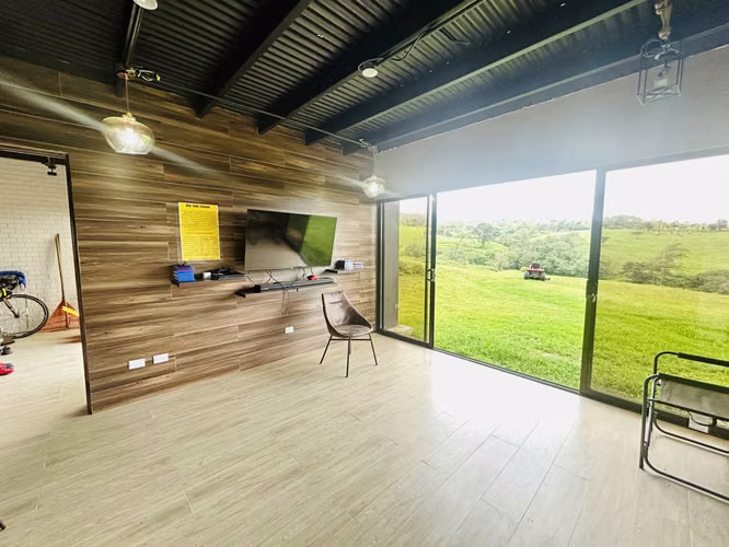 Espléndida Casa Moderna ubicada en Vásquez de Coronado, Cascajal, San José.