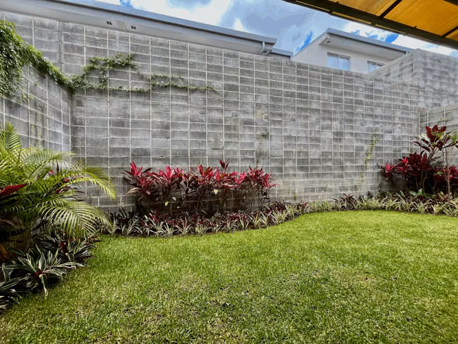 VENTA DE CASA NUEVA EN CONDOMINIO - AYARCO385 - CURRIDABAT