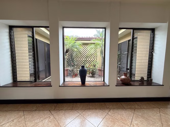 Ahora a Precio de Oportunidad! Casa de Una Planta en Condominio Exclusivo en Santa Ana ID24250