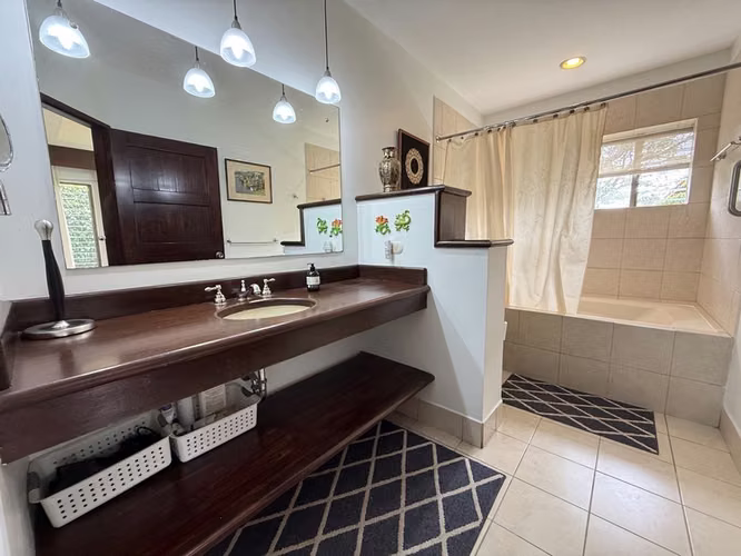 Ahora a Precio de Oportunidad! Casa de Una Planta en Condominio Exclusivo en Santa Ana ID24250
