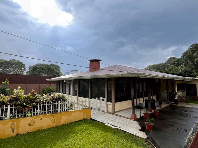SE VENDE CASA INDEPENDIENTE PARA REMODELAR - ALTO DE LAS PALOMAS - SANTA ANA - Imagen 17