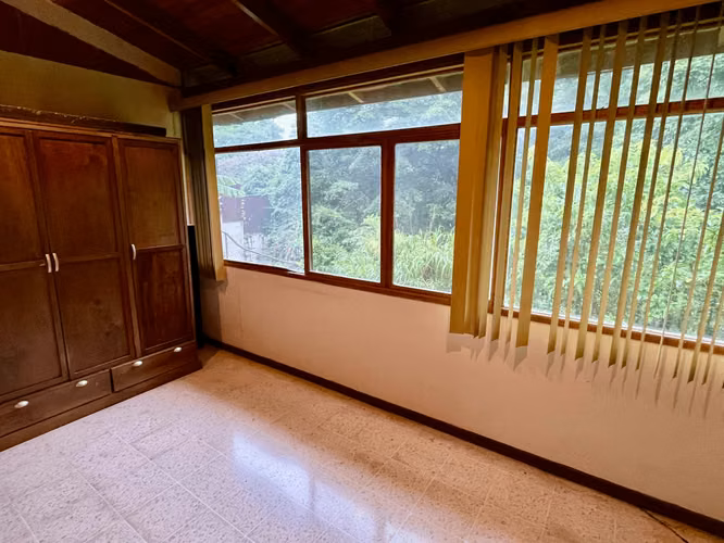 SE VENDE CASA INDEPENDIENTE PARA REMODELAR - ALTO DE LAS PALOMAS - SANTA ANA - Imagen 12