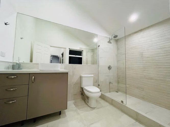 Alquiler apartamento amoblado en Trejos Montealegre Escazú - Imagen 15